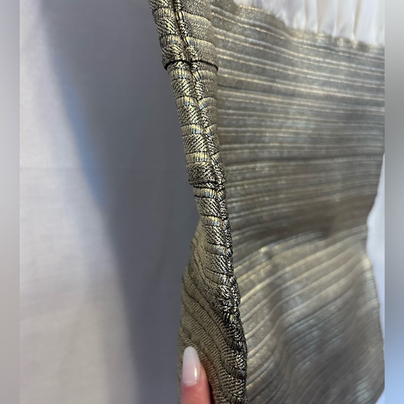 Gorgeous women’s above the knee dress - Picture 2 of 2